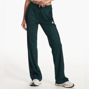 Vuori Courtside Trackpant **BRAND NEW**